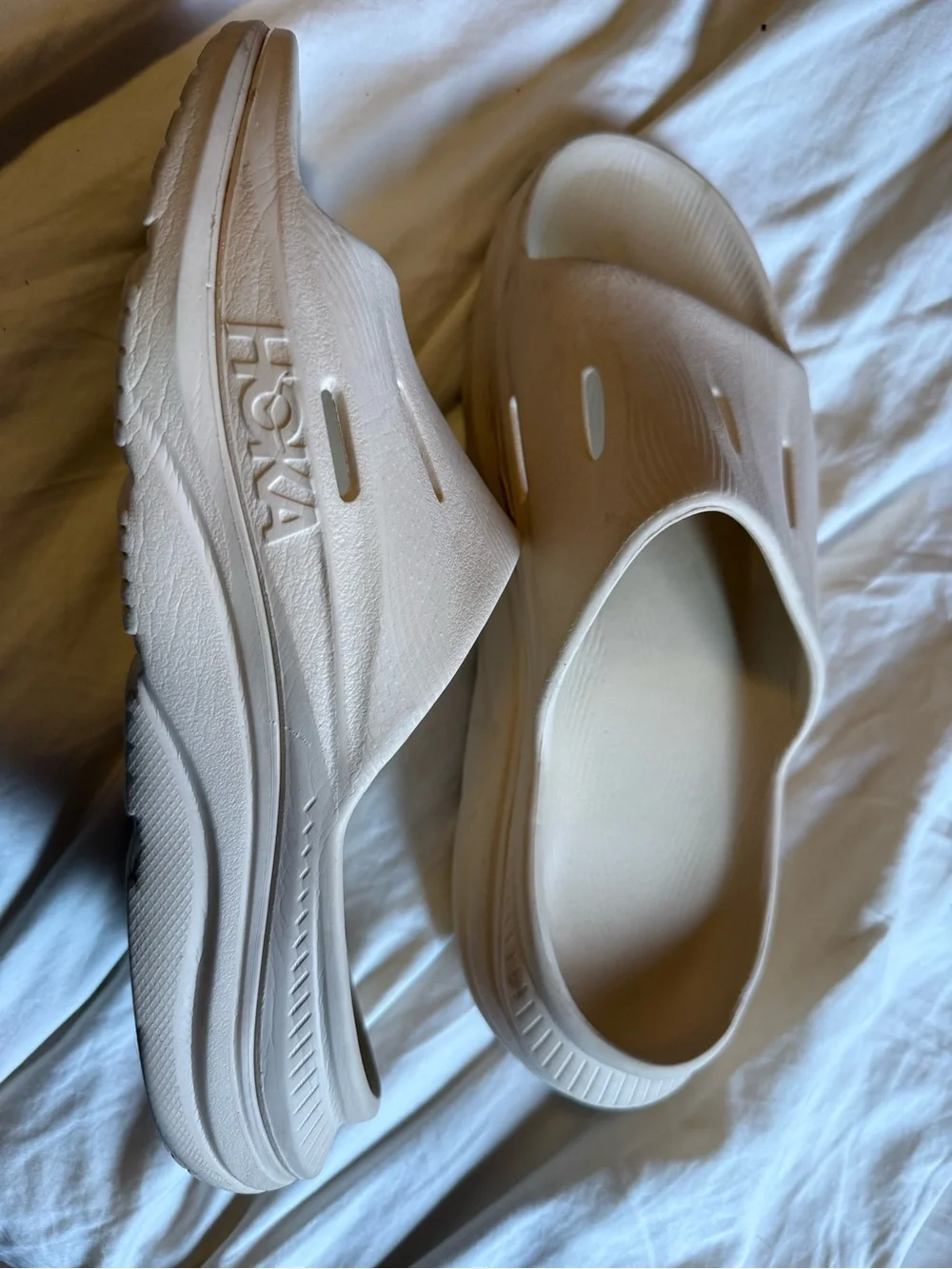 HOKA Ora Recovery Slides Unisex Men’s 9 / Women’s 11 Beige Cushioned Sandals